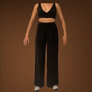 Lululemon Noir Pant Size 4 in Black